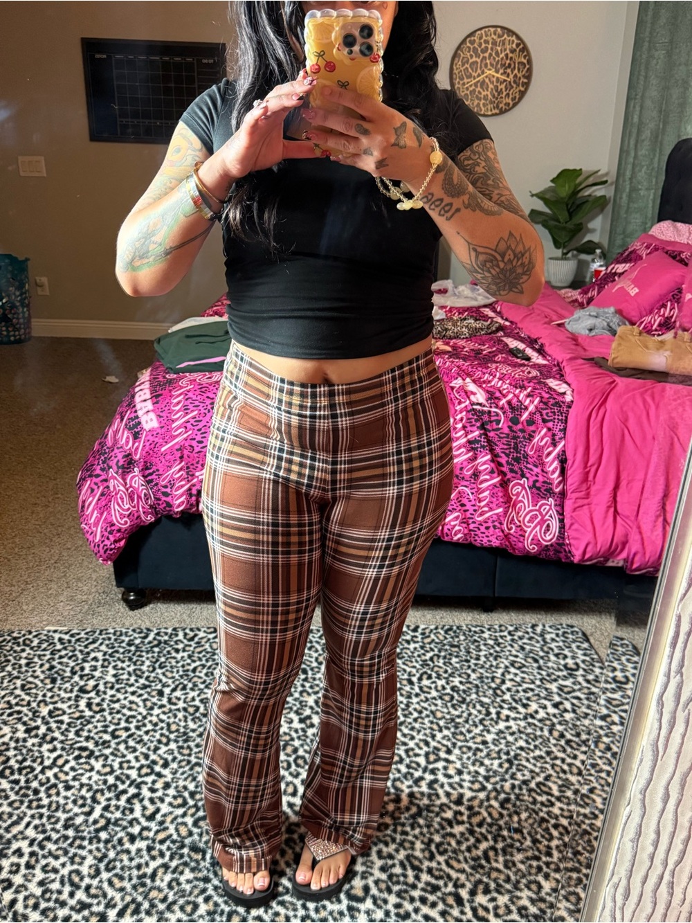 Plaid fashion nova pants 🤎 - Picture 5 of 5